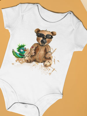 body bebe 200 g/m², 100 % coton peigné ringspun, pré-rétréci, body avec encolure américaine, bord côte aux manches, 3 boutons-pression sans nickel à la base.